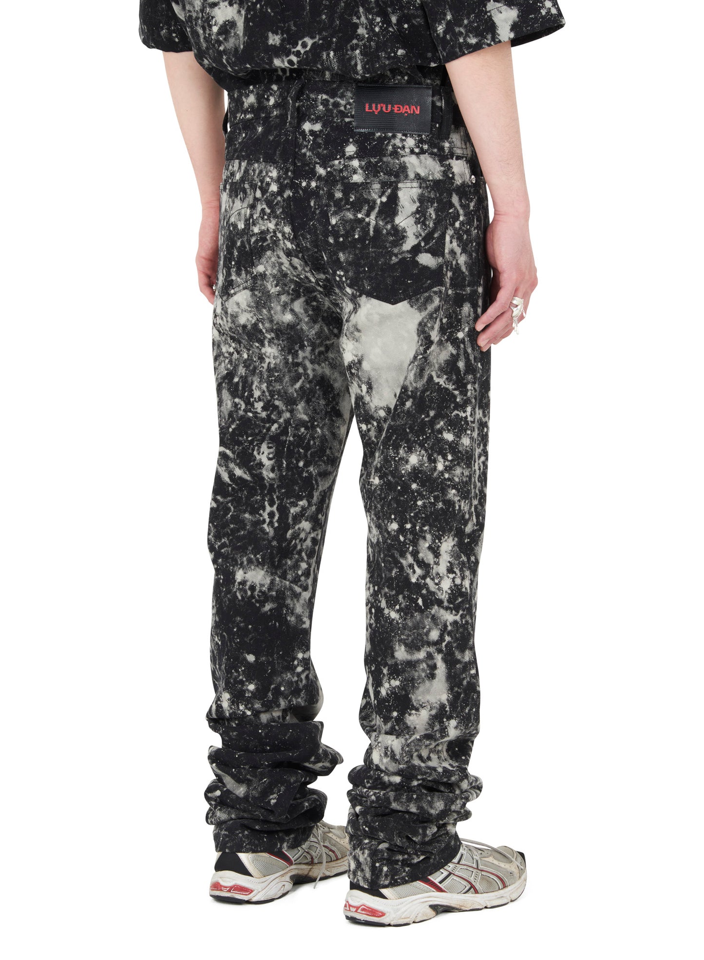BLEACH SPLATTER STRAIGHT LEG JEAN