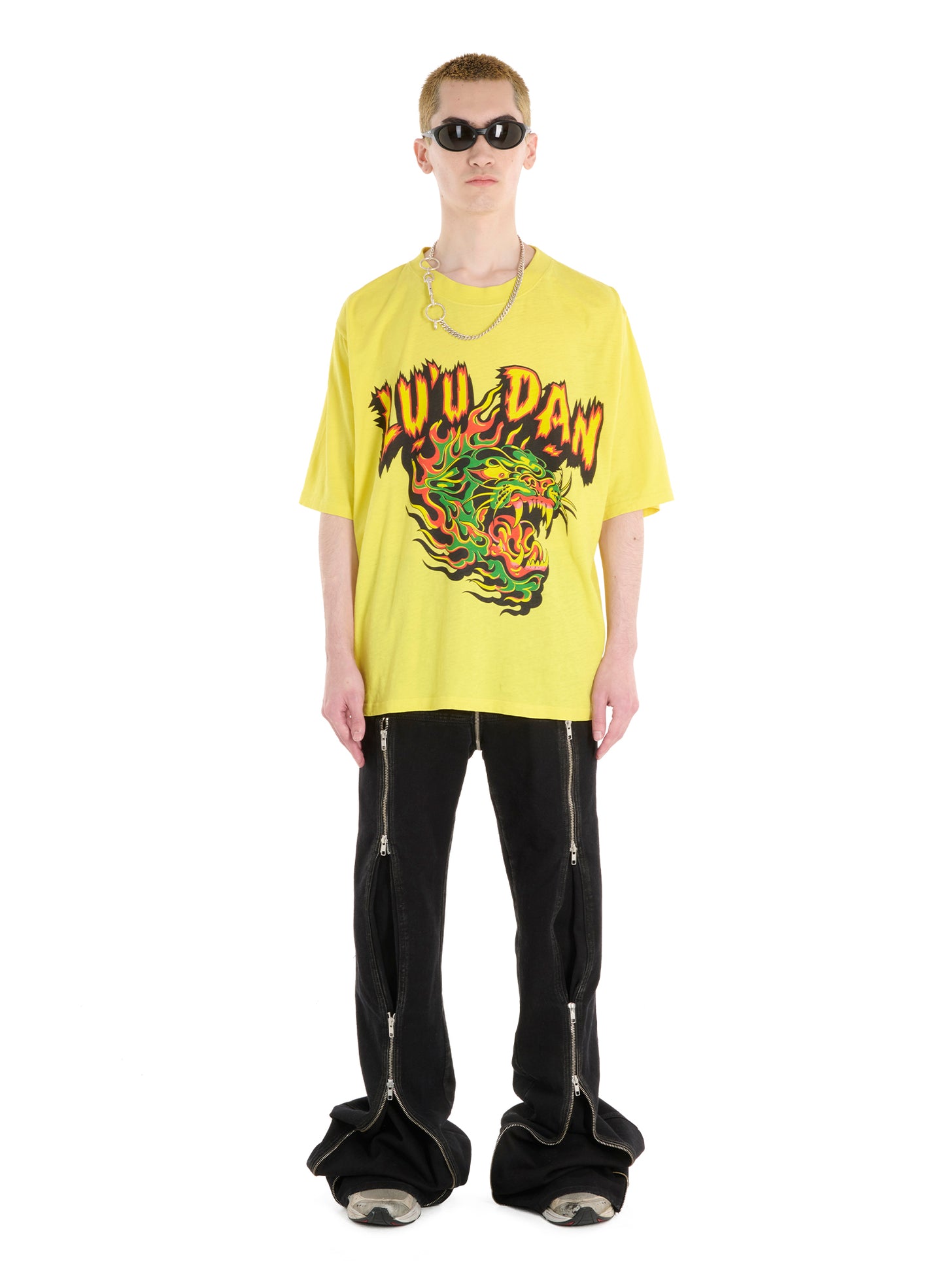 GRAPHIC TEE