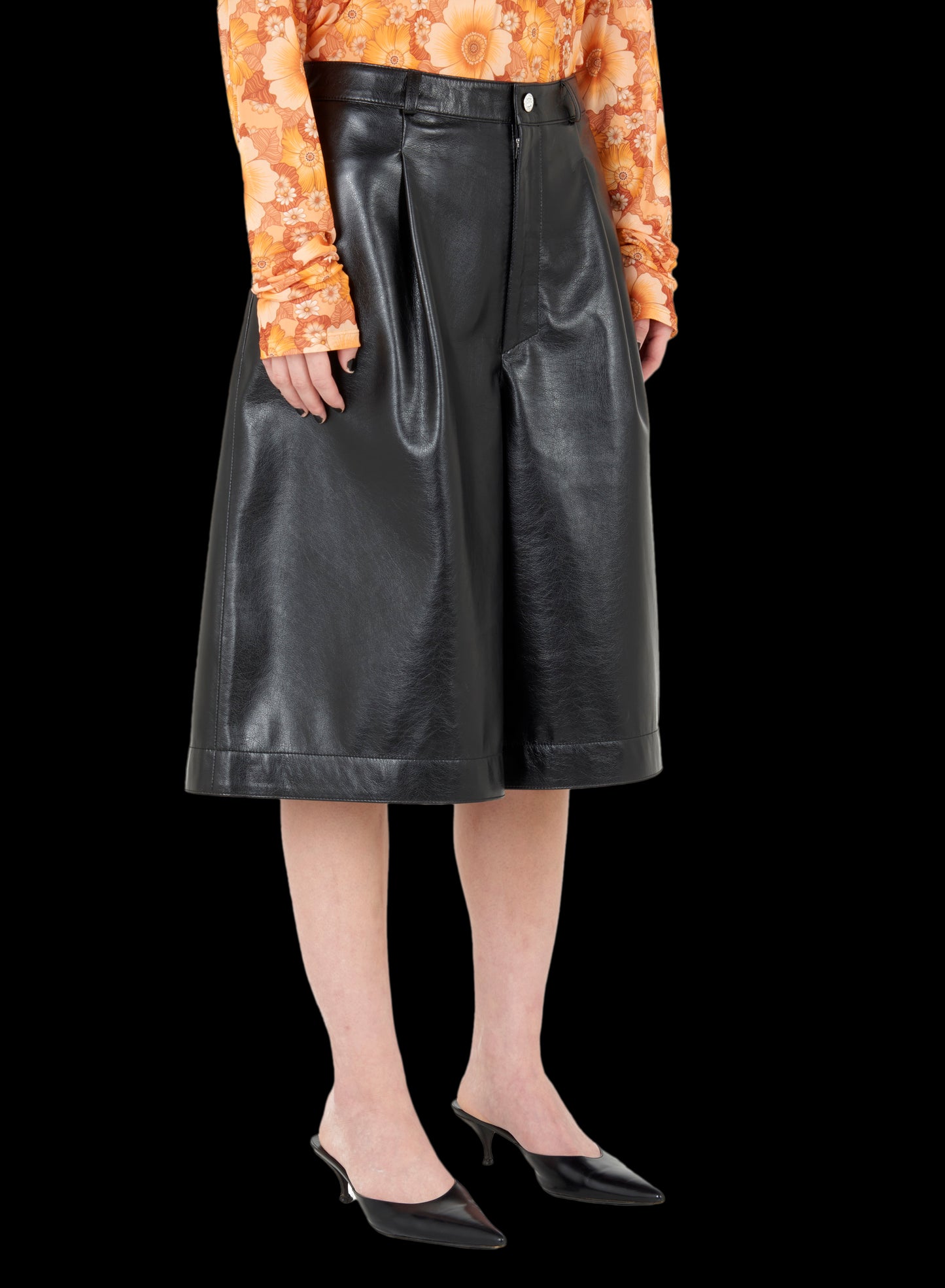 UNISEX FAUX LEATHER BOXY SHORTS