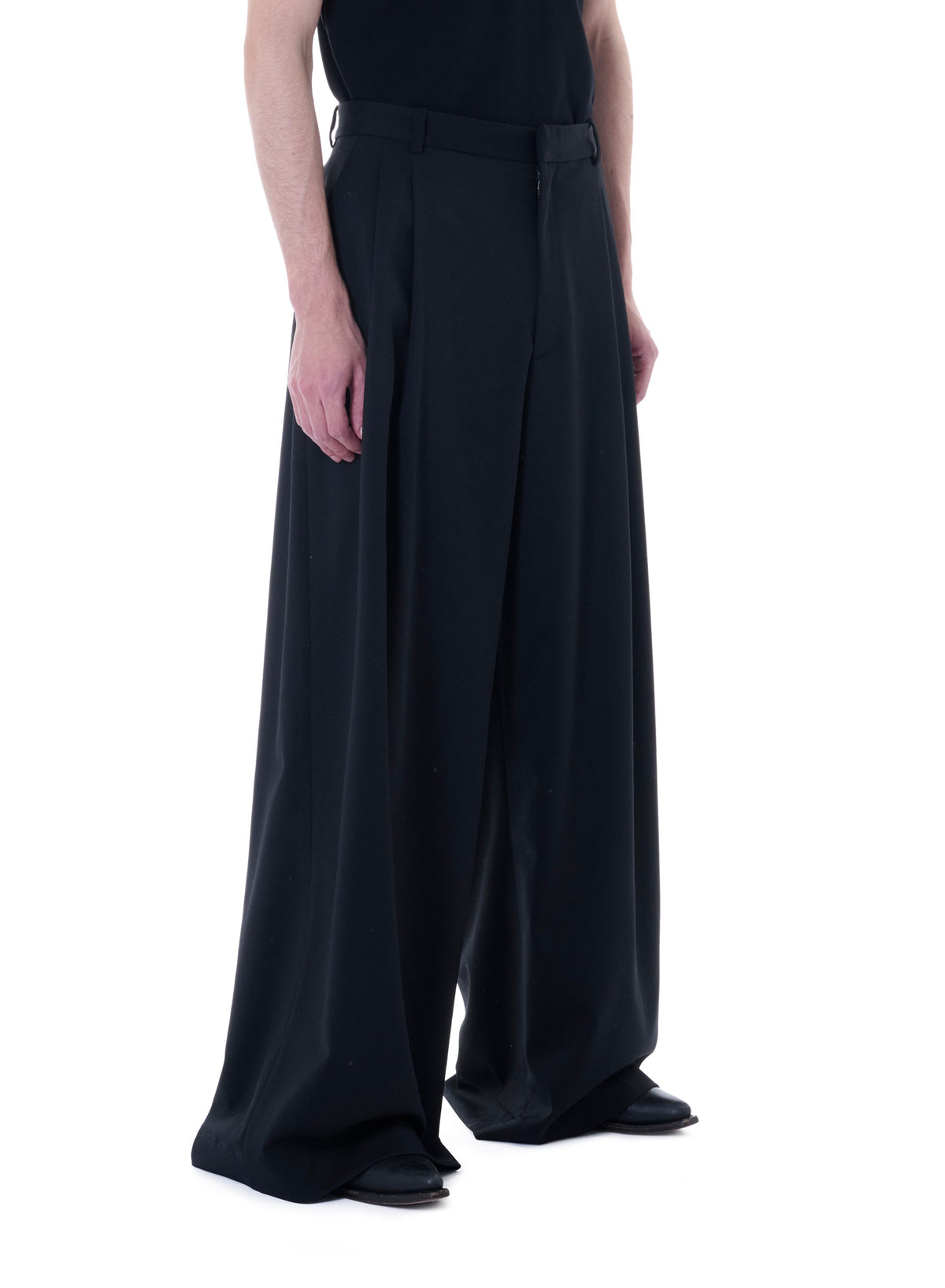 JUMBO WIDE LEG TROUSERS