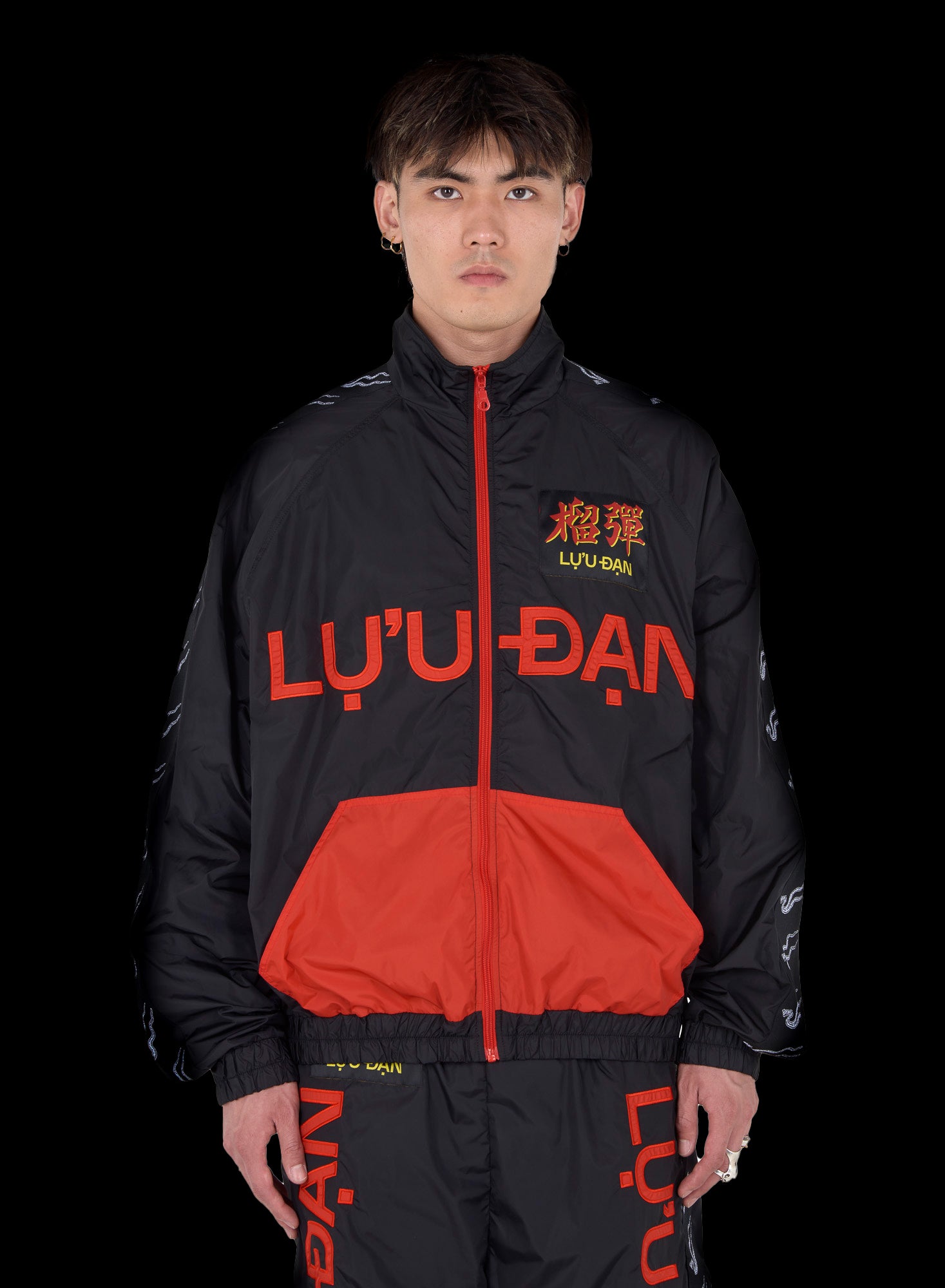 LU'U DAN - BLACK / RED / WINDBREAKER L-D