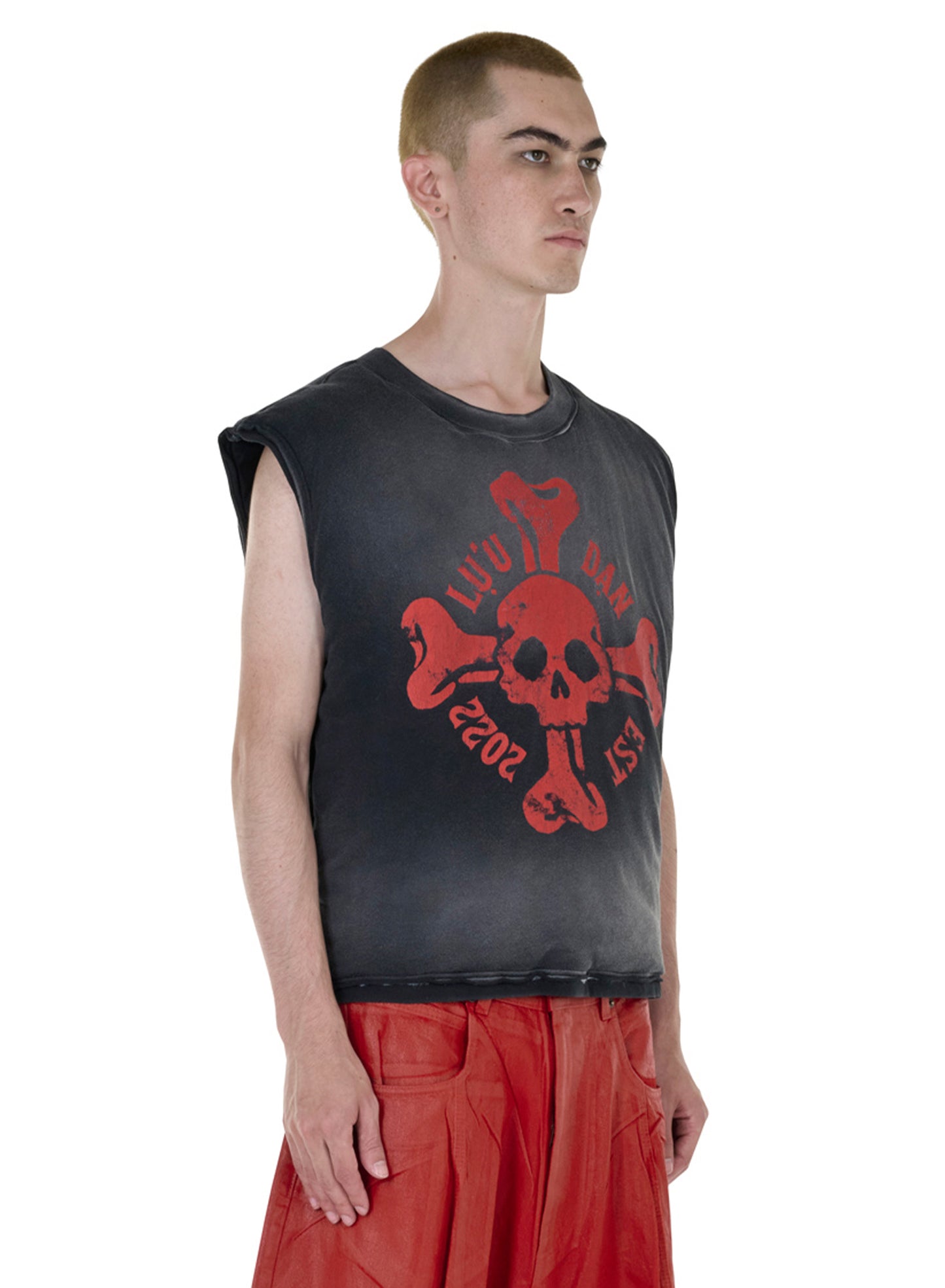 WADDED SLEEVELESS TEE