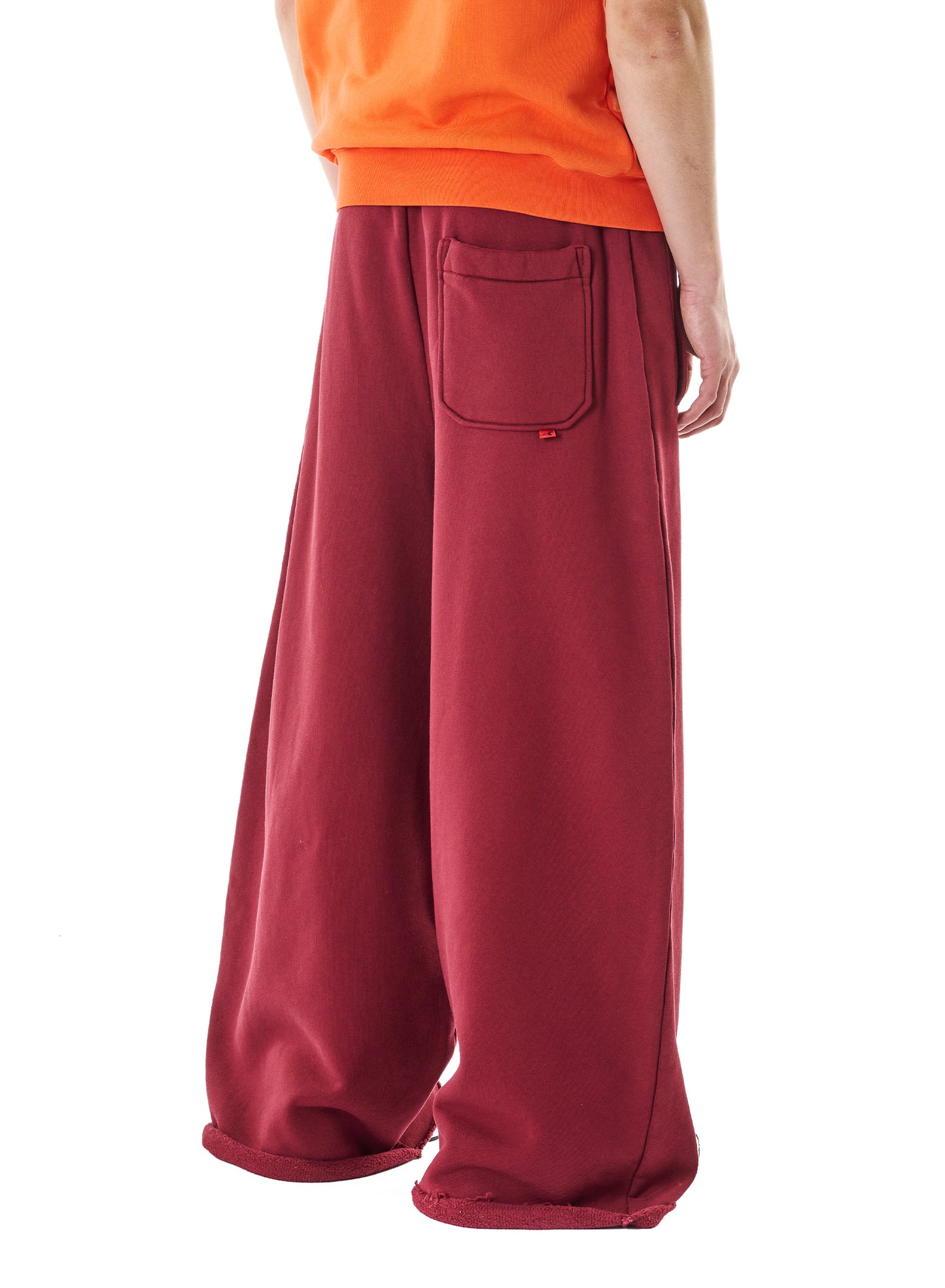 GYM SWEATS