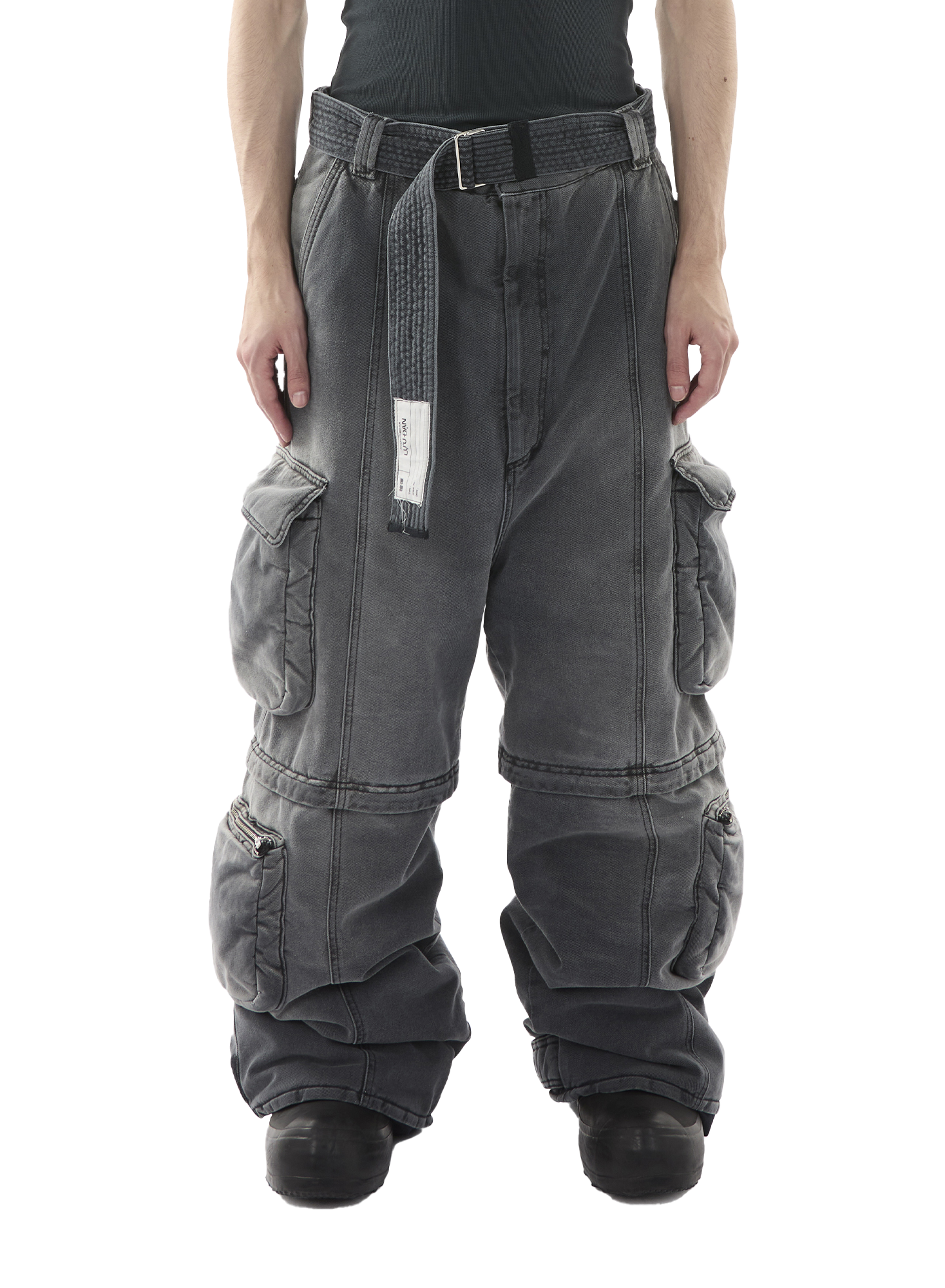 LU'U DAN - GRAPHITE BLACK UNISEX PLEATED FRONT JEANS LU'U DAN - GRAPHITE BLACK UNISEX PLEATED FRONT JEANS
